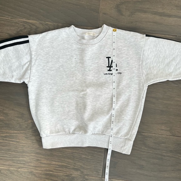 Kid Age 3-4 Sweatshirt - Picture 2 of 10